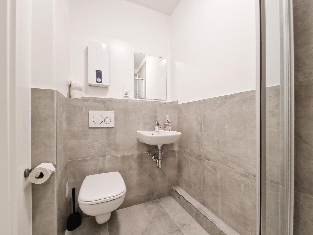 Raj Living - City Apartment With 3 Rooms - 15 Min Messe Dus & 10 Min Old Town Dus Düsseldorf Dış mekan fotoğraf